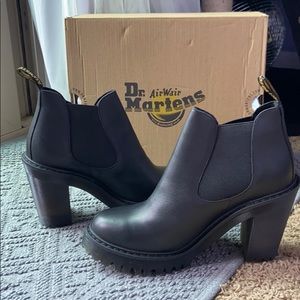 Dr. Martins Black Air Wair